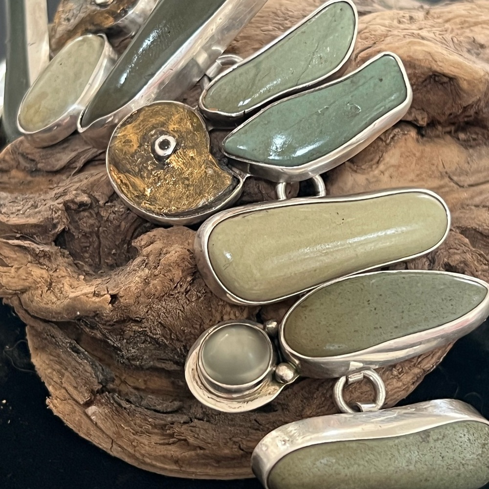 Echo Of The Dreamer River rock bracelet - Picture 13 of 15